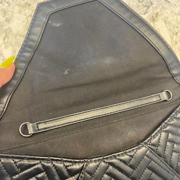 Black clutch purse with herringbone‎ style - Picture 5 of 6